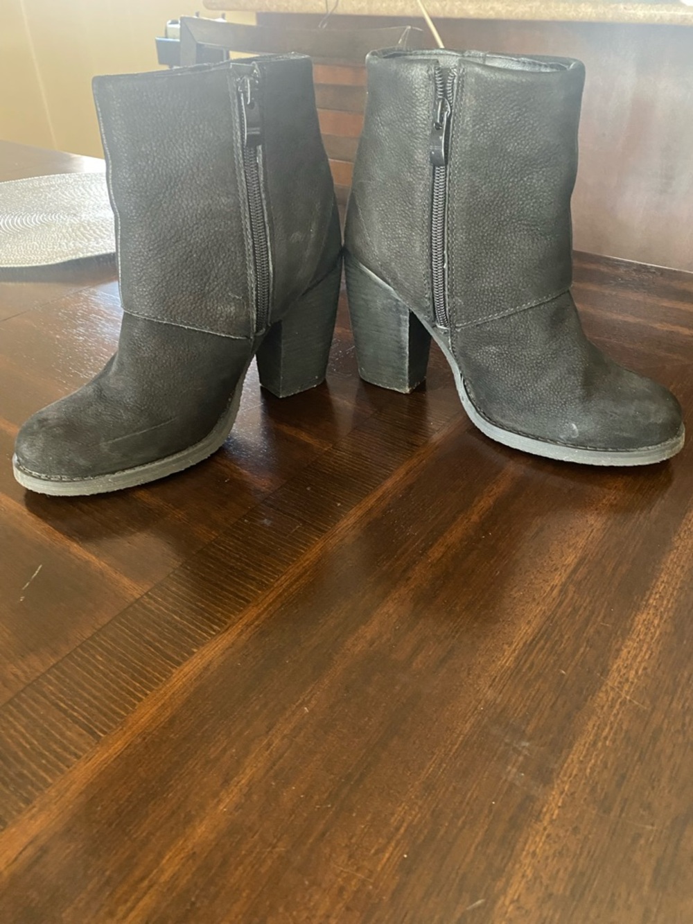 Sbicca Black Suede Chunky Heel Ankle Booties